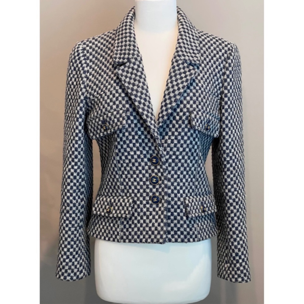 ✨Vintage CHANEL 1995 Collection CC Logo Button Wool Boucle Cropped Jacket Blazer